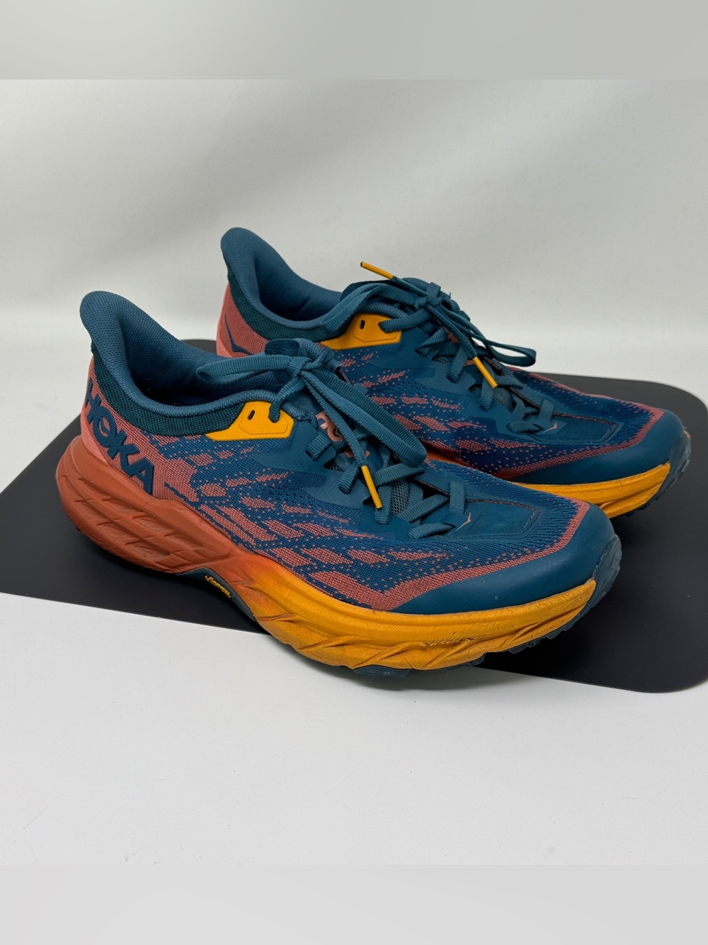 Hoka One One Speedgoat 5 Women's 9 B Blue Coral Camellia Sneakers 1123158 BCCML